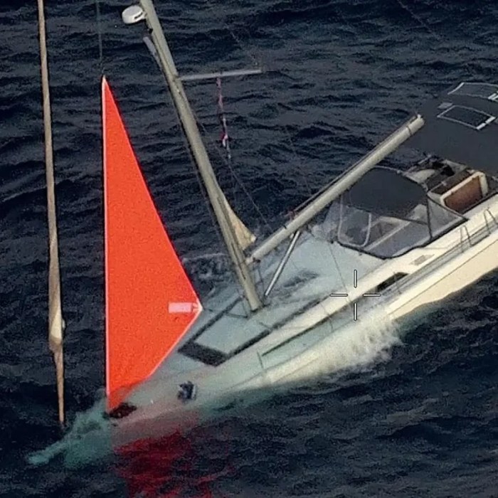 Tai Tam — sinking yacht