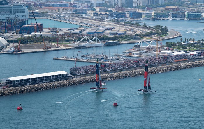 SailGP в Валенсии — первый гоночный день