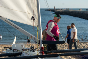 Джеймс Коксон у тримарана Challenger