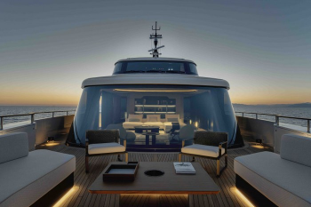 Azimut Grande 44M Bow Lounge