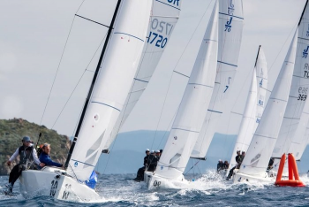 J/70 Middle East Cup — флот на дистанции