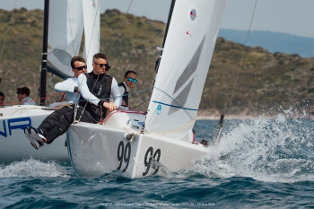 J/70 Middle East Cup — огибание знака