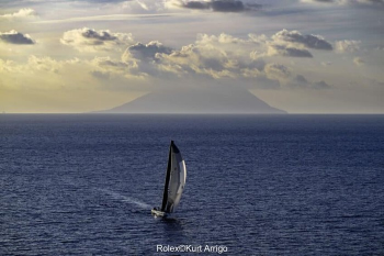 Яхта у Стромболи на Rolex Middle Sea Race