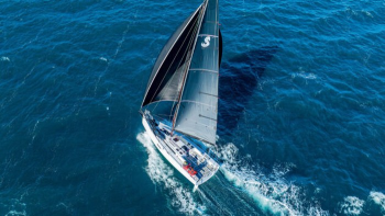 Beneteau First 36 SE — на глиссировании