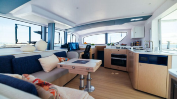 Outremer 48 — салон