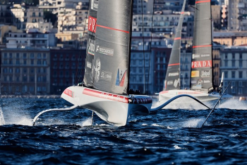 Luna Rossa в Неаполе — кадр 2