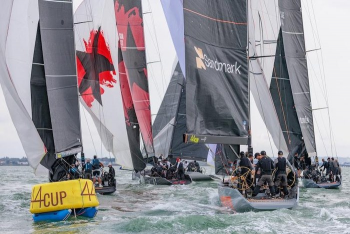 44Cup Cowes — борьба флота на финальной дистанции